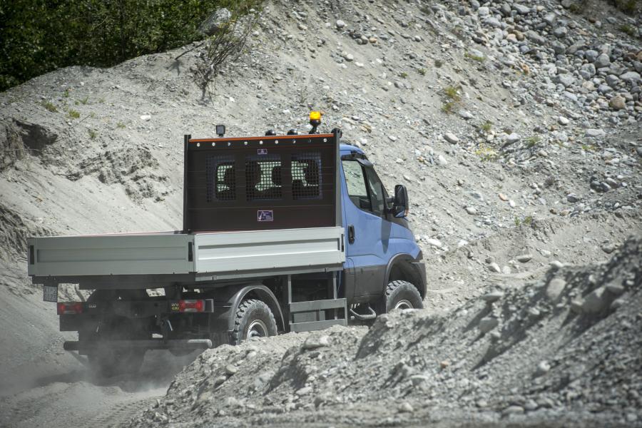  Iveco Daily 55 4x4 Chassis Cab 2016 года  (фото 1 из 33)